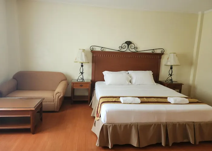 Villa Tomasa Alona Kew White Beach Resort