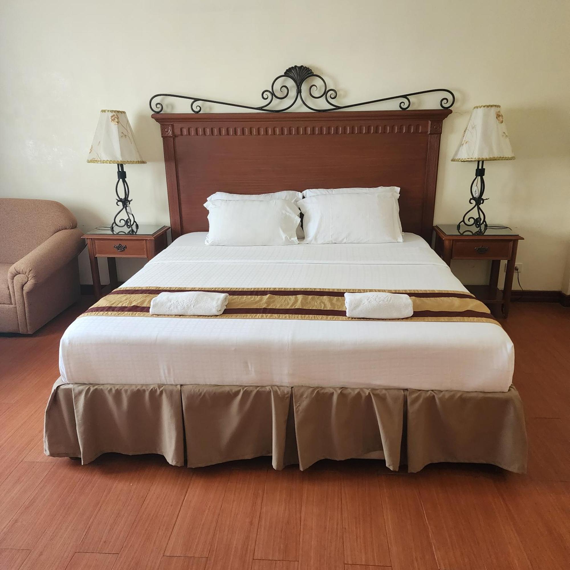 Tomasa Alona Kew White Panglao
