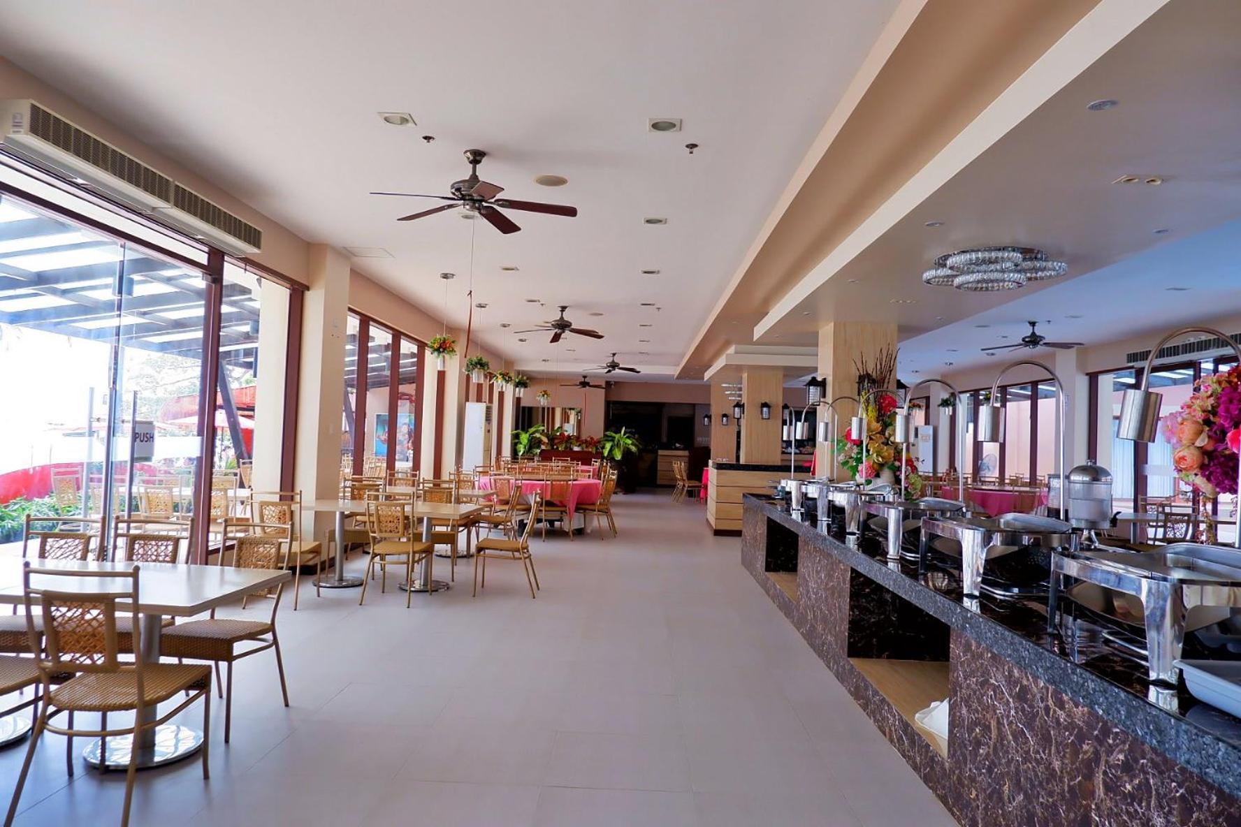 Tomasa Alona Kew White Hotel 3*
